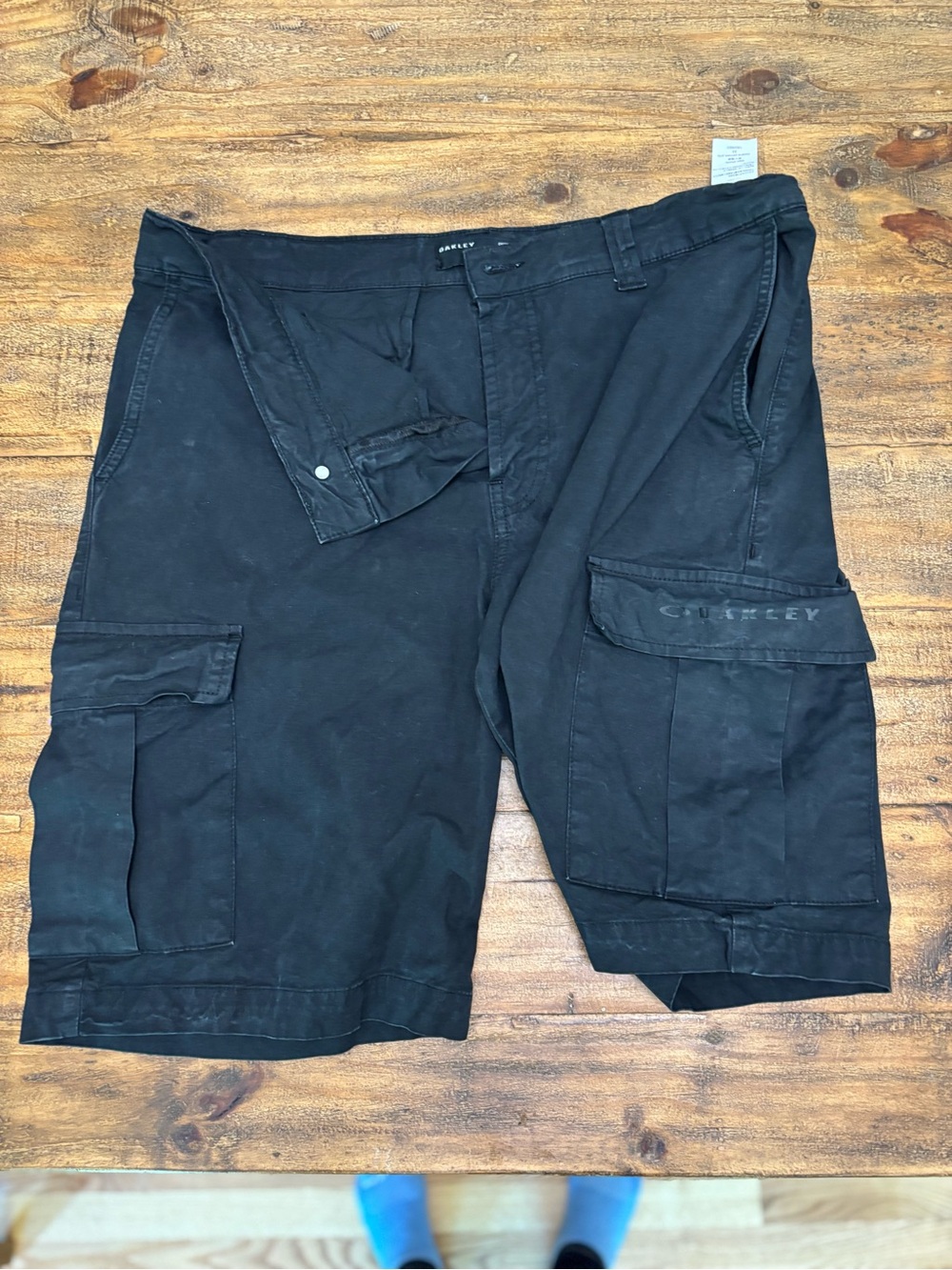 Oakley Men's Black Utility Cargo Shorts Size 33